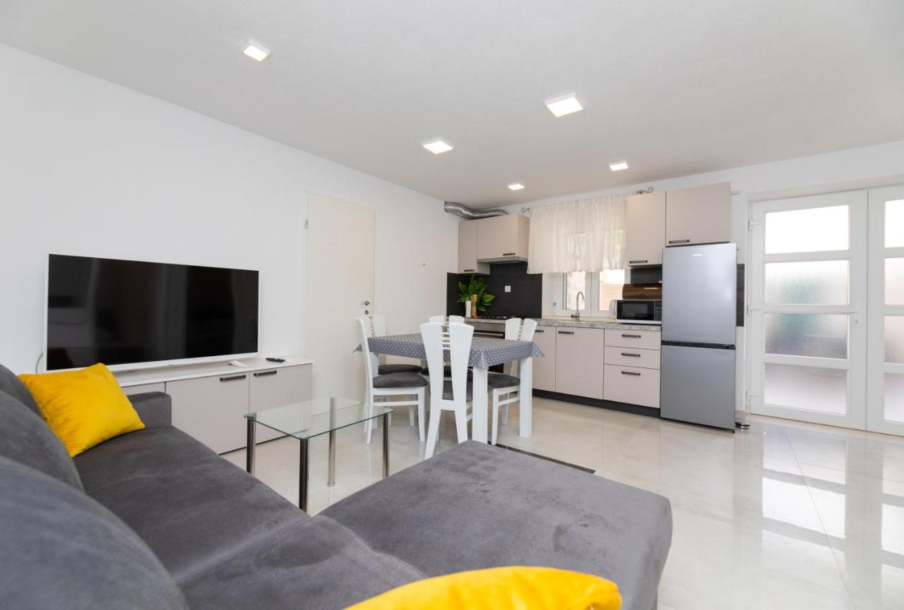 Apartmani Canaki スペタル エクステリア 写真