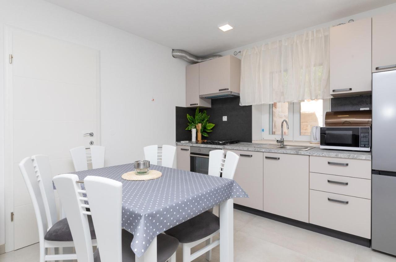 Apartmani Canaki スペタル エクステリア 写真