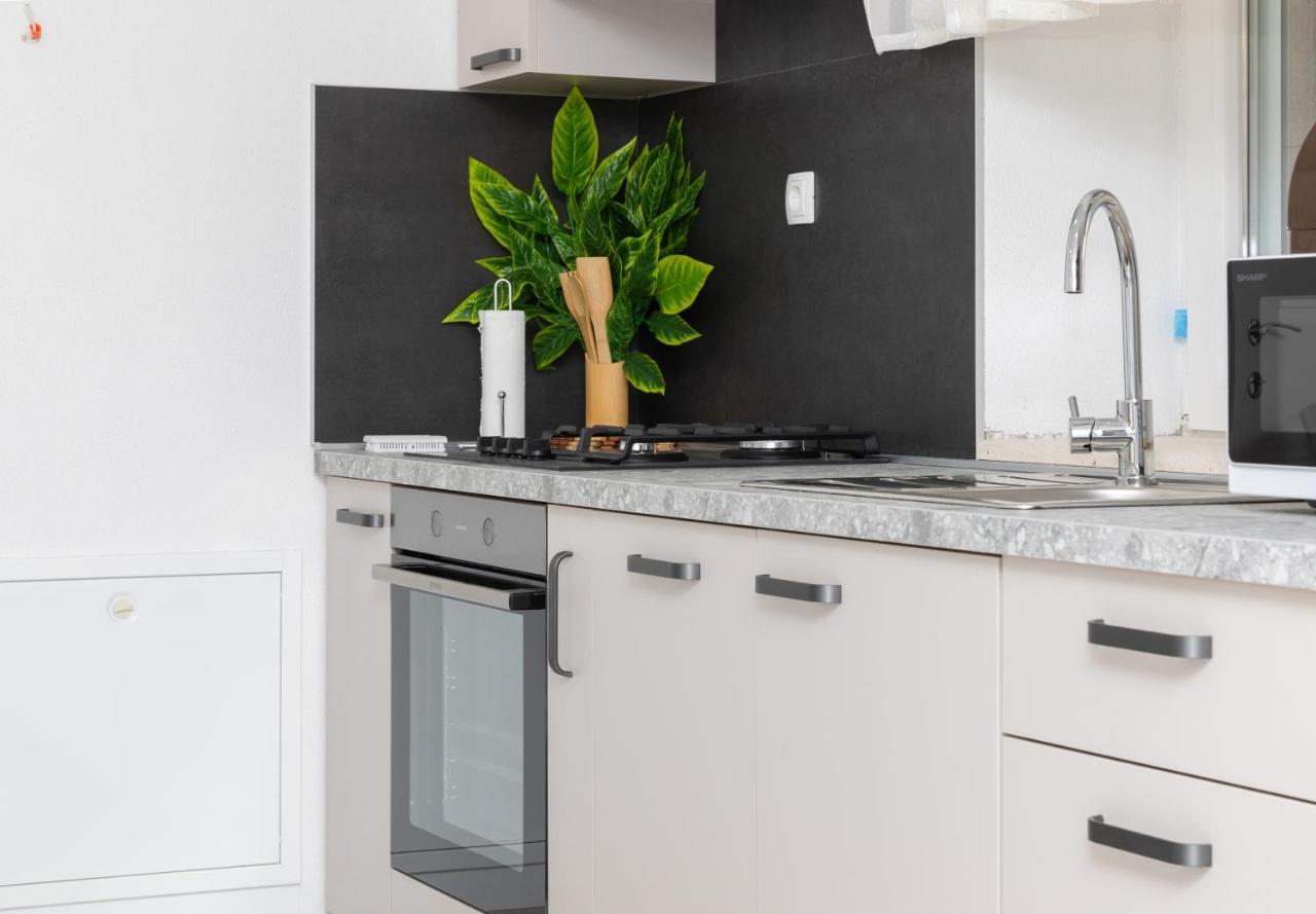 Apartmani Canaki スペタル エクステリア 写真