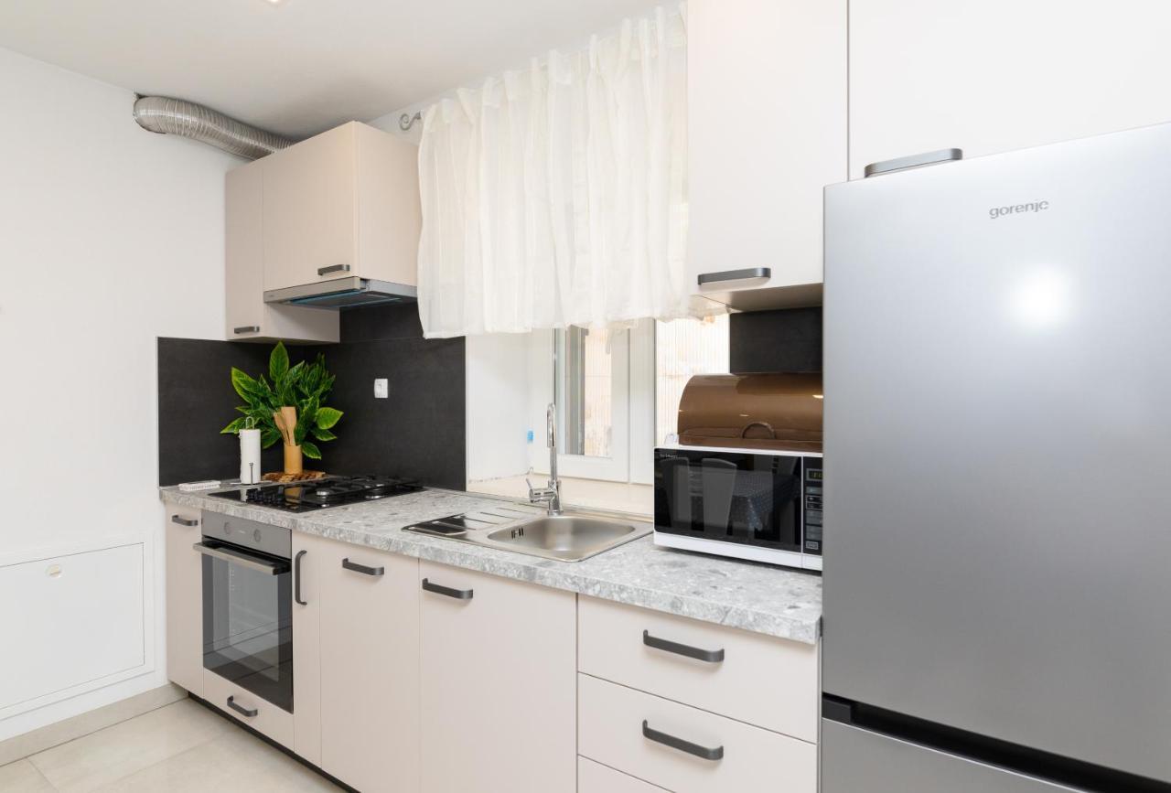 Apartmani Canaki スペタル エクステリア 写真